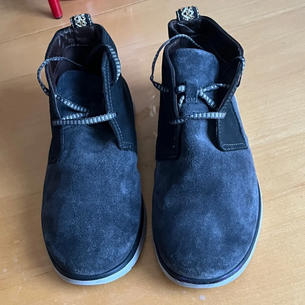 UGG Men's Charcoal leather Chukka Boots with gray Soles
